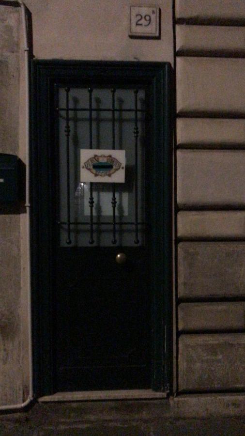 Flann O'Brien Rooms Рим Екстериор снимка