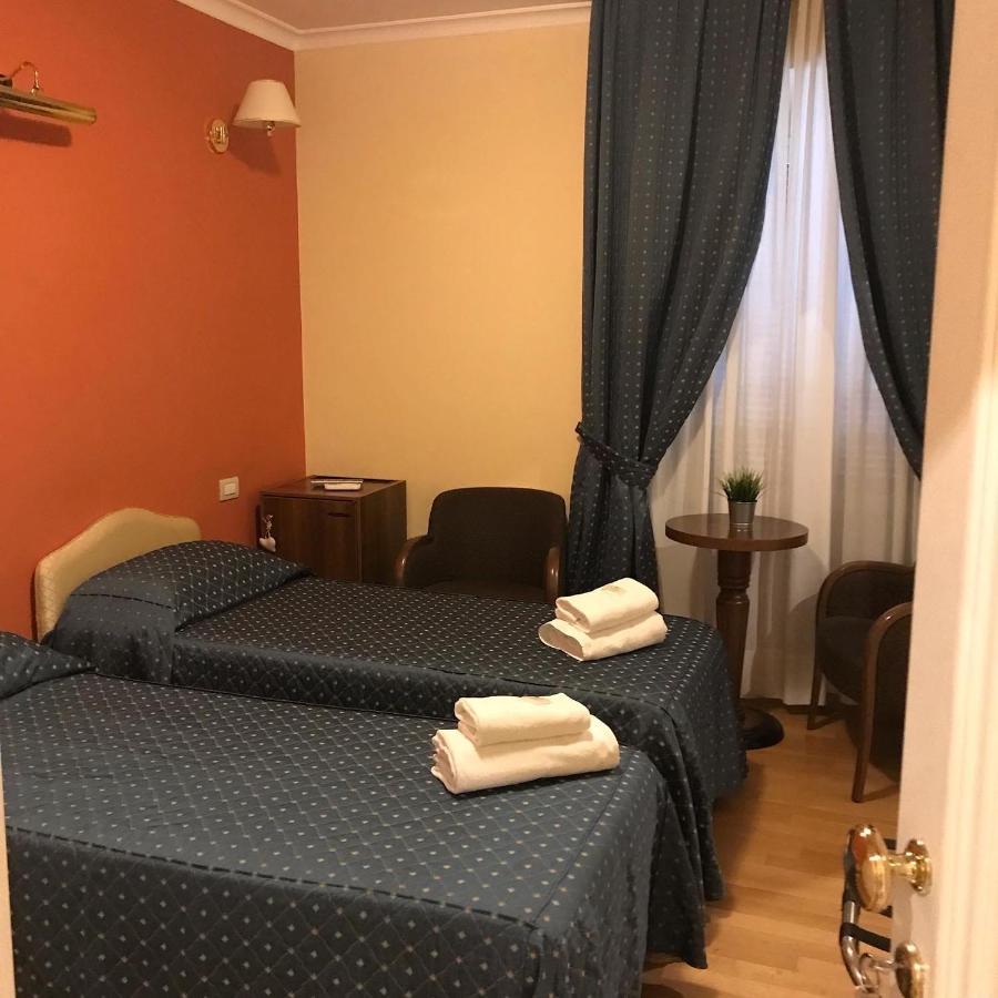 Flann O'Brien Rooms Рим Екстериор снимка